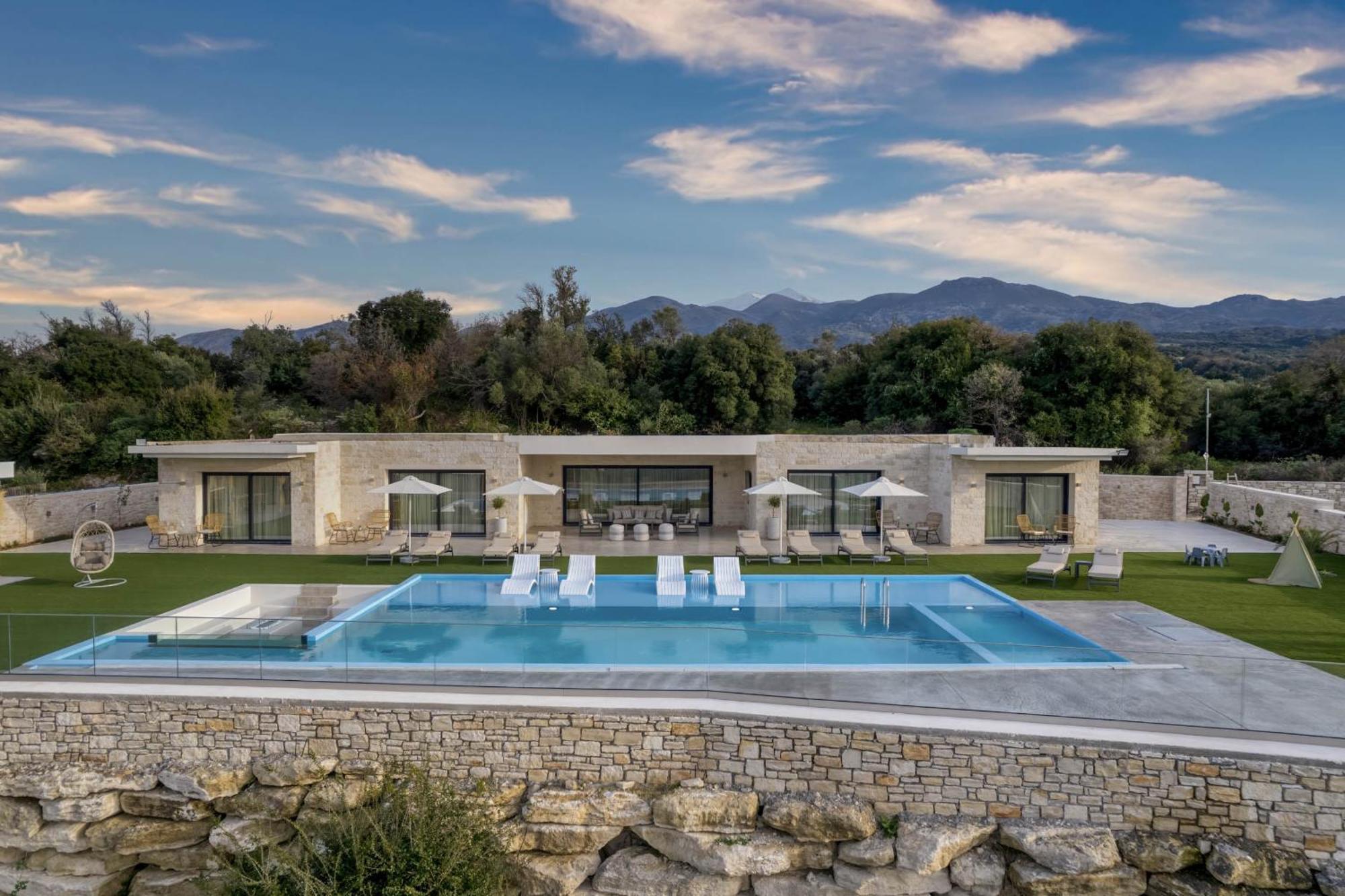 Elira Luxury - With Private Pool Villa *